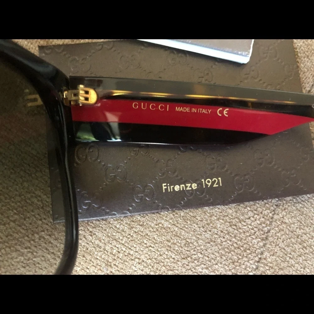 NEW GUCCI SUNGLASSES 😎 - Picture 4 of 6